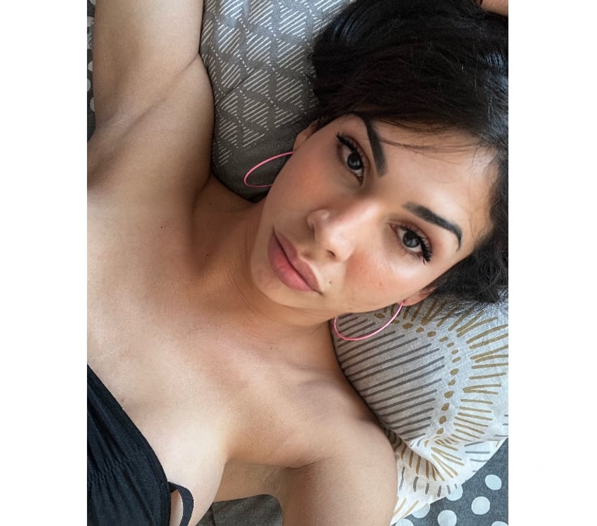 Trans Escorts East London Canary Wharf - DLR Station - East London - Photos for 🇧🇷Bruniky _ Ts in Canary Wharf 🍭 +447424491830‬
