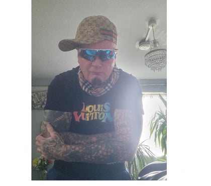 adult personals Cottingley Bridge Bradford - Photos for MATURE MAN OFFERING FEMALE ADULT FUN