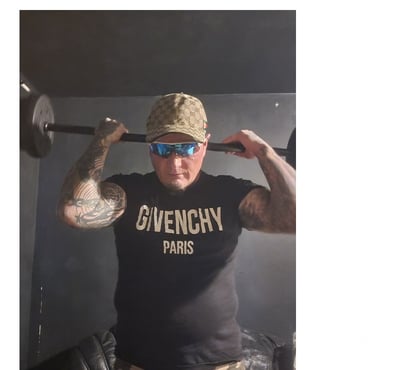 adult personals Cottingley Bridge Bradford - Photos for MATURE MAN OFFERING FEMALE ADULT FUN