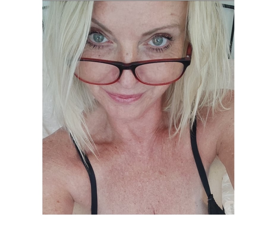 Adult Entertainment Derbyshire Derby - Photos for Naughty Natural Curvy British 57yr old Active now