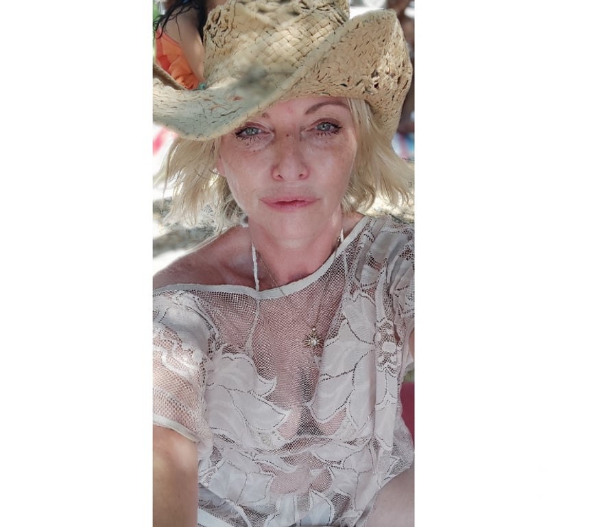 Adult Entertainment Derbyshire Derby - Photos for Naughty Natural Curvy British 57yr old Active now