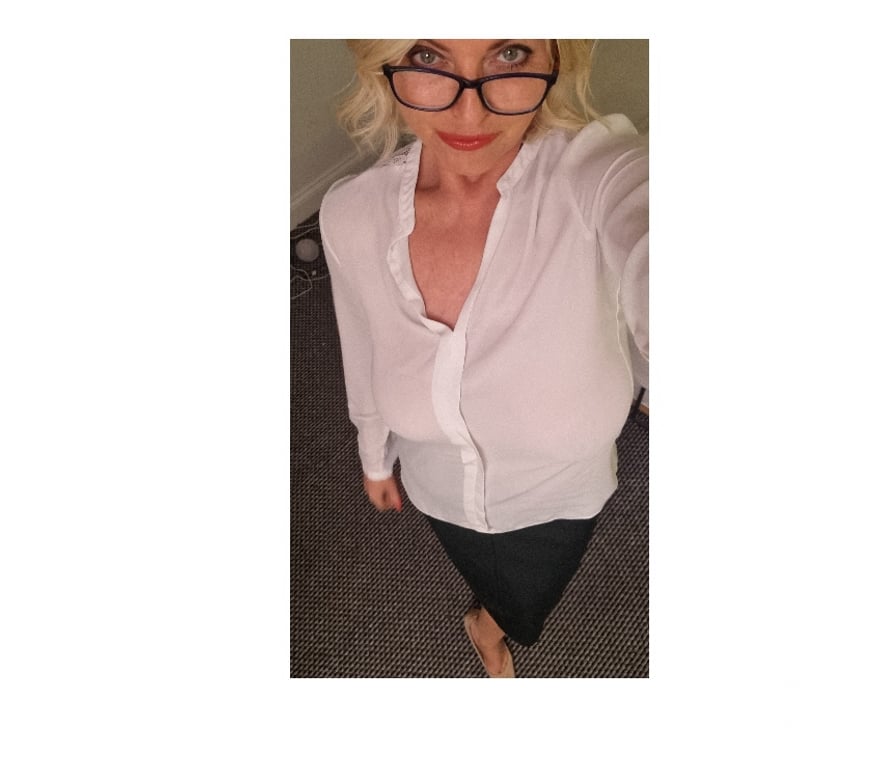 Adult Entertainment Derbyshire Derby - Photos for Naughty Natural Curvy British 57yr old Active now