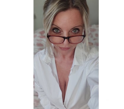 Photos for Naughty Natural Curvy British 57yrs 34E. ONLINE 5th Jan 8am