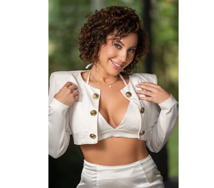 Photos for Sophie Milian Brazilian🍑🇧🇷 SWEET AND SEXY!