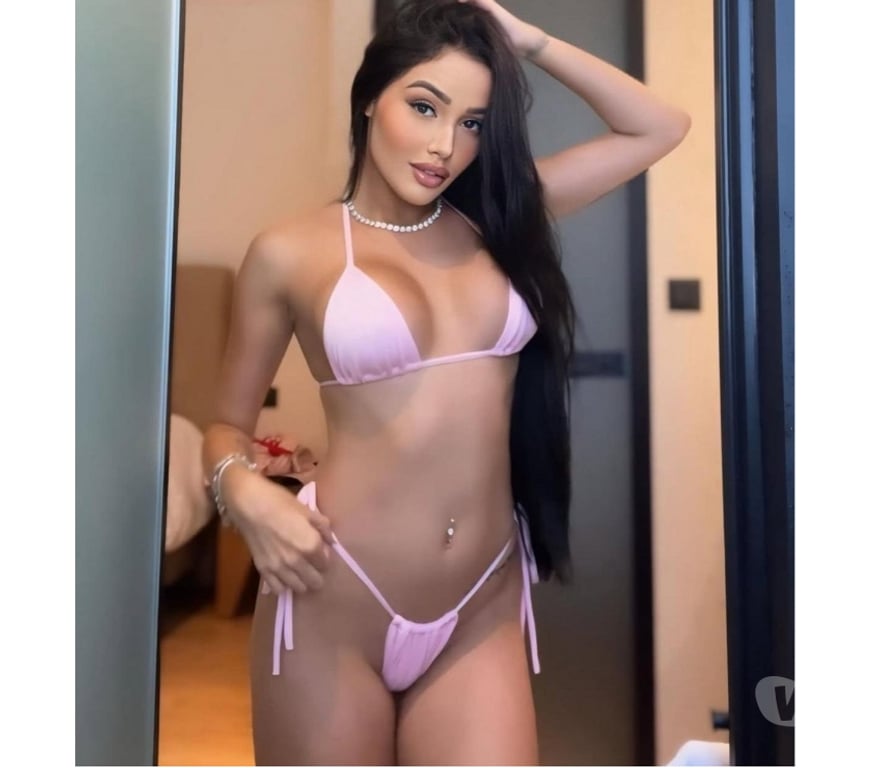 Escorts East London Canary Wharf - East London - Photos for Young Brunette Beauty – Slim, Sweet & Sensual