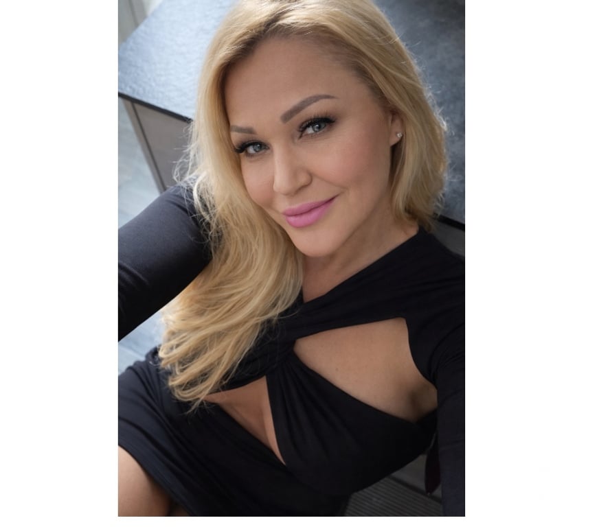 Escorts East London South Woodford - East London - Photos for Body to body massage with Nelly 😉07719404887💋