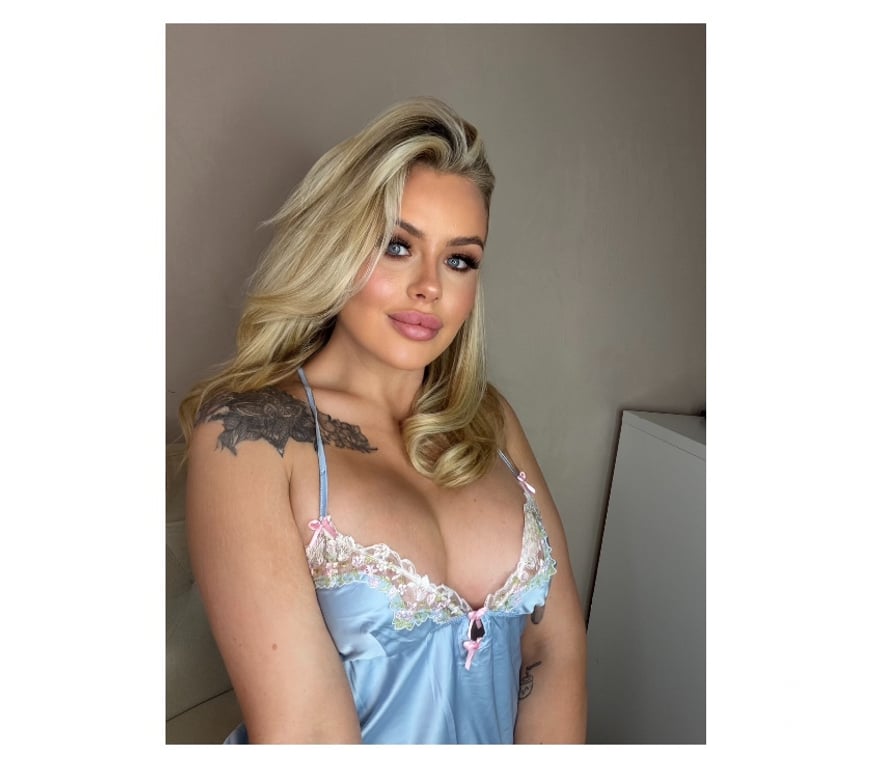 Adult Entertainment South West London Chelsea - South West London - Photos for ENGLISH BARBIE HUGE🍉 JUICY🍑 VERIFY ME NOW 07386375420