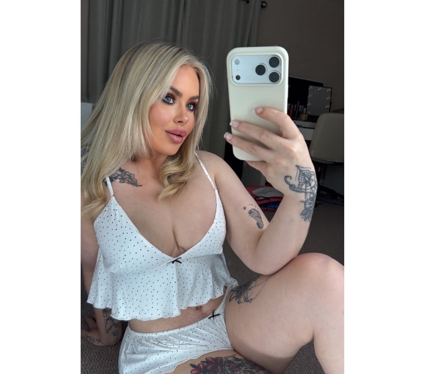 Adult Entertainment South West London Chelsea - South West London - Photos for ENGLISH BARBIE HUGE🍉 JUICY🍑 VERIFY ME NOW 07386375420