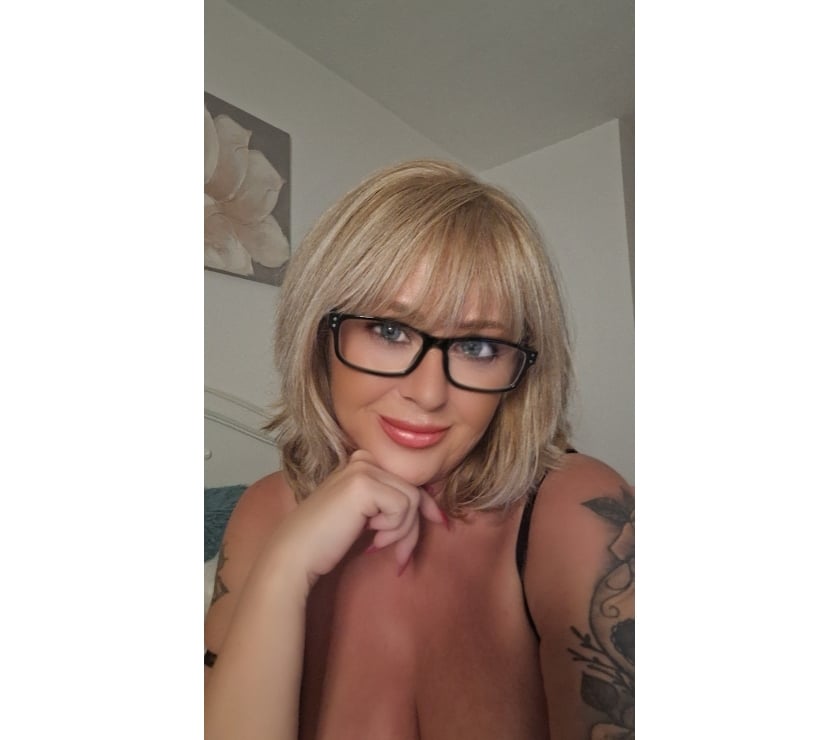 Adult Entertainment Greater Manchester Manchester - Photos for NAUGHTY NORTHERN BLONDE PETITE MILF E CUP🥵 🔥ONLINE