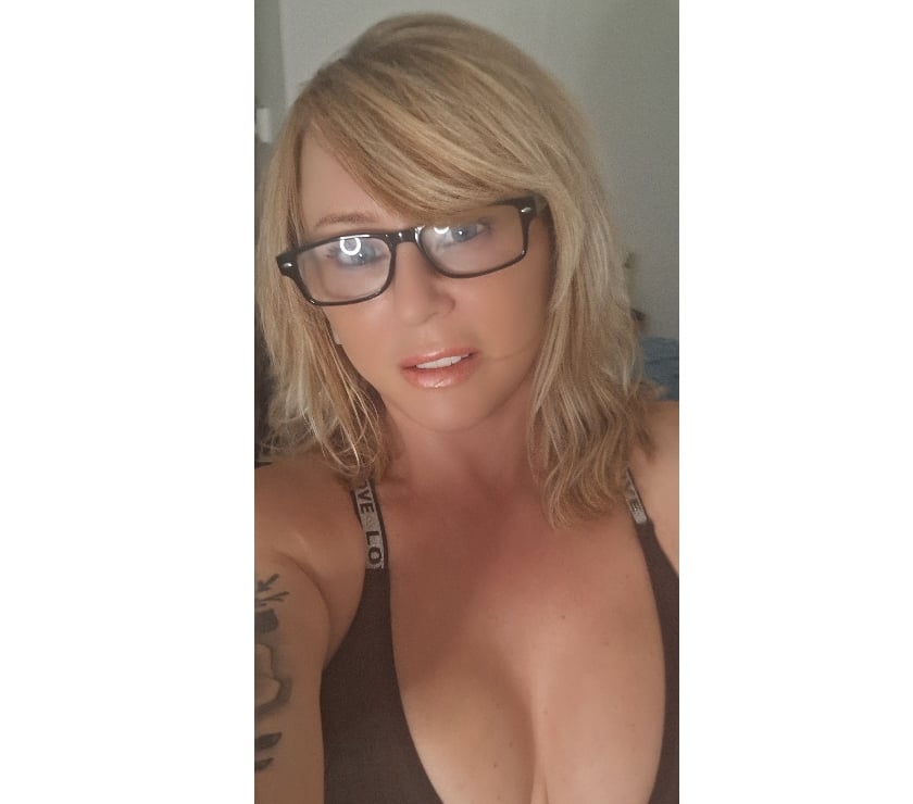 Photos for NAUGHTY NORTHERN BLONDE PETITE MILF E CUP🥵 🔥ONLINE