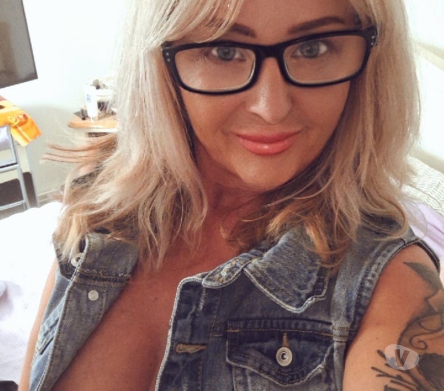 Adult Entertainment East London London City Airport - DLR Station - East London - Photos for CURVY BLONDE PETITE MILF 🥵 🔥