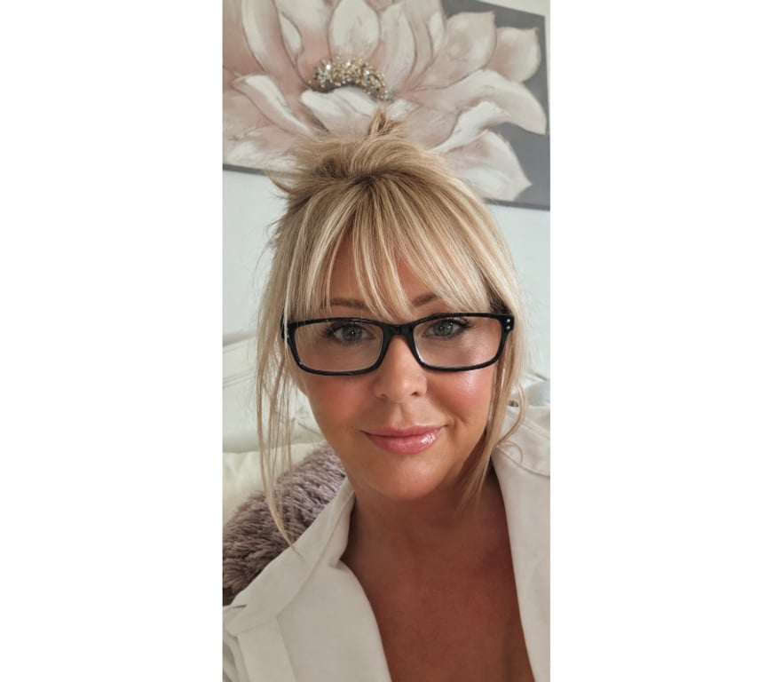 Adult Entertainment Greater Manchester Manchester - Photos for BUSTY BLONDE ENGLISH PETITE MILF ❤️ 🔥