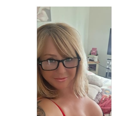 Photos for NAUGHTY PETITE MILF E CUP🥵 🔥ONLINE