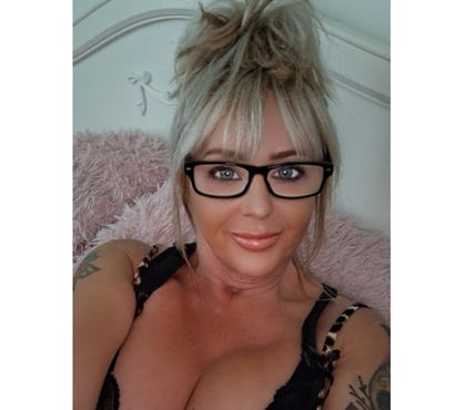 Photos for CURVY BLONDE PETITE MILF 🥵 🔥ONLINE NOW