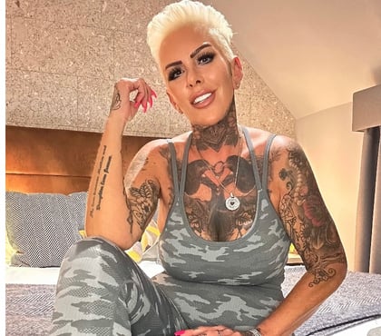 Photos for Hot💖Inked🖤Milf❤️5mins£10