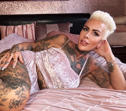Photos for Hot💖Inked🖤Milf❤️5mins£10