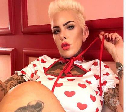 Photos for 38 EE fully tattooed MILF £10 calls ❤️