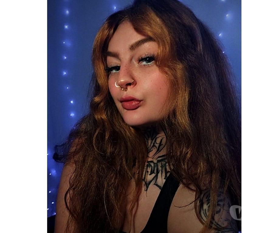 Adult Entertainment South Yorkshire Sheffield - Photos for 07405886602 Irish girl next door WhatsApp now!