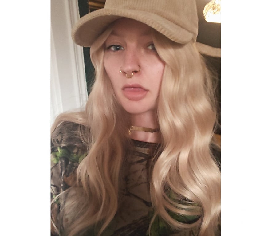 Adult Entertainment North London Angel - North London - Photos for Irish tattooed girl next door message on WhatsApp 🖤