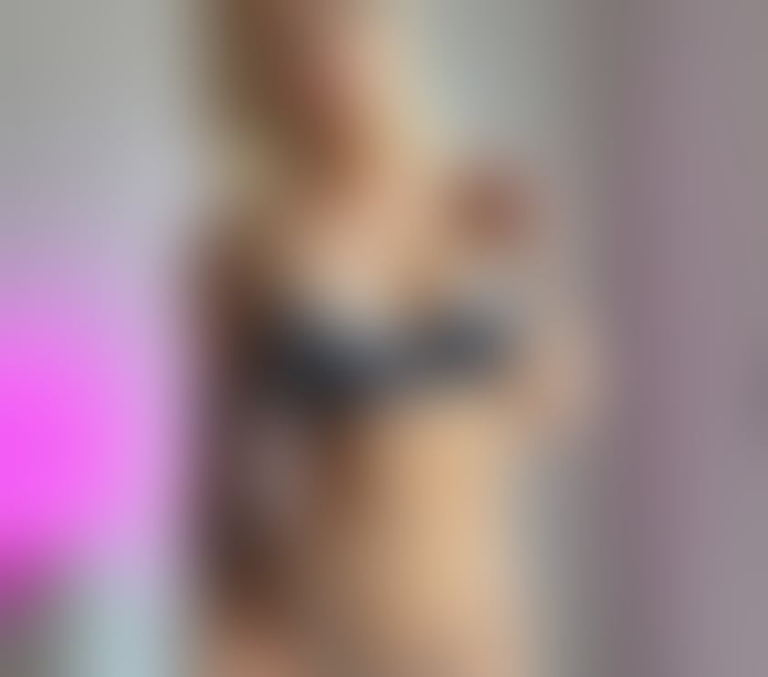 Escorts and Massages Bristol City Centre Bristol - Photos for 💋 Blonde Bombshell Ready to Delight 💋