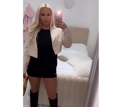 Adult Entertainment Thorp Arch Estate Leeds - Photos for Your Perfect Blonde