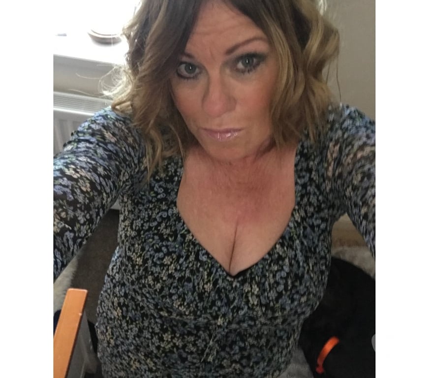 Adult Entertainment County Durham Durham - County Durham - Photos for Attractive 56 year old lady awaiting your call or text