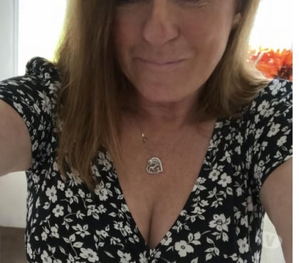 Adult Entertainment Durham County Durham - Photos for Busty lady in 50 s awaits your call🌹😜👠