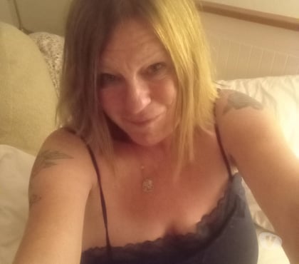 Adult Entertainment Durham County Durham - Photos for Busty lady in 50 s awaits your call🌹😜👠
