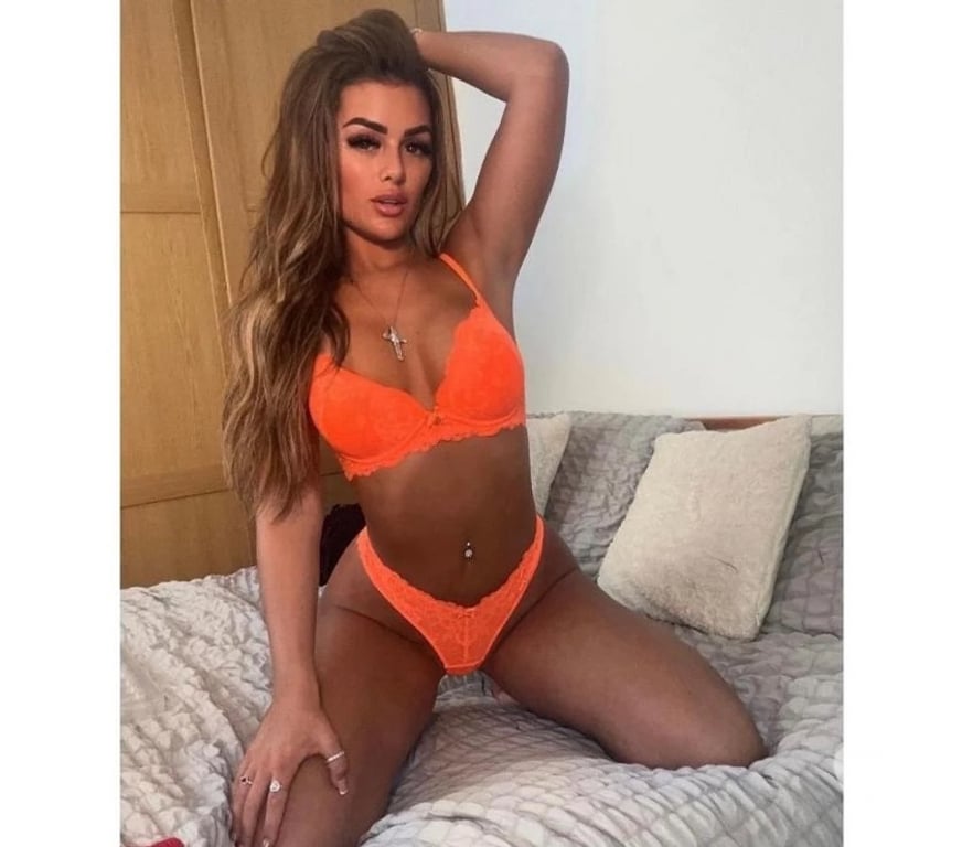 Escorts West Midlands Birmingham - Photos for Partyyyy Kylie INCALLS AND OUTCALLS
