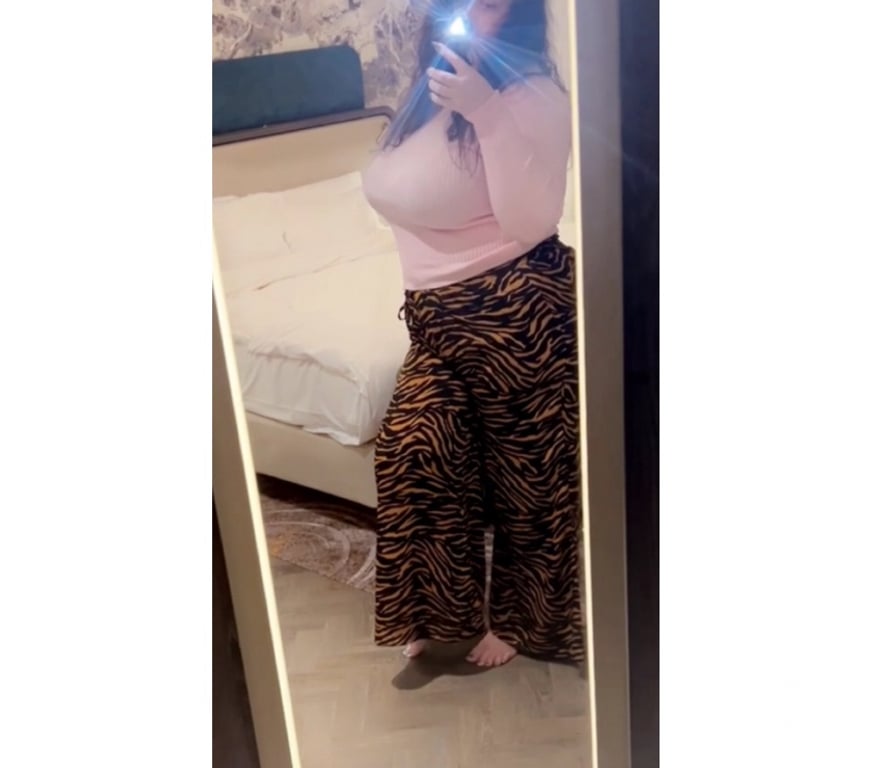 Adult Entertainment East London Canary Wharf - DLR Station - East London - Photos for Play toy with the L cups