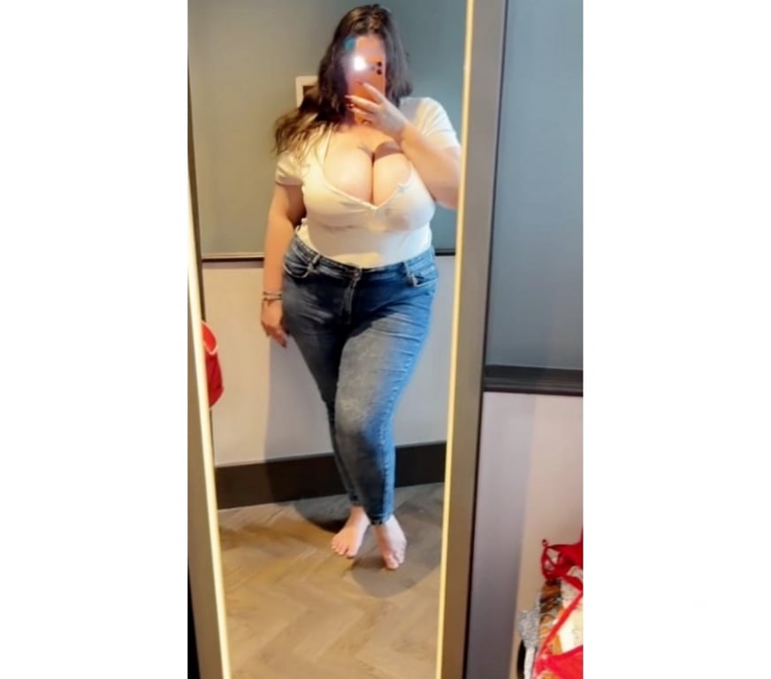 Adult Entertainment East London Canary Wharf - DLR Station - East London - Photos for 07387931879 all services £2 a min a tasty delight 🍽️
