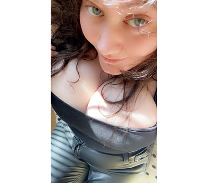 Adult Entertainment Canary Wharf East London - Photos for Special all services £2 a min £5 pic of L cups 🍒