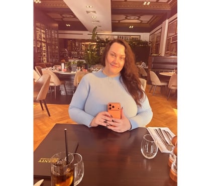 Adult Entertainment Canary Wharf East London - Photos for Play toy with the L cups