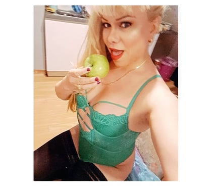 Transsexual Edinburgh Edinburgh - Photos for WELCOME FIRST-tTIMERS AND CURIOUS , IM PLAY TOP AND BOTOM