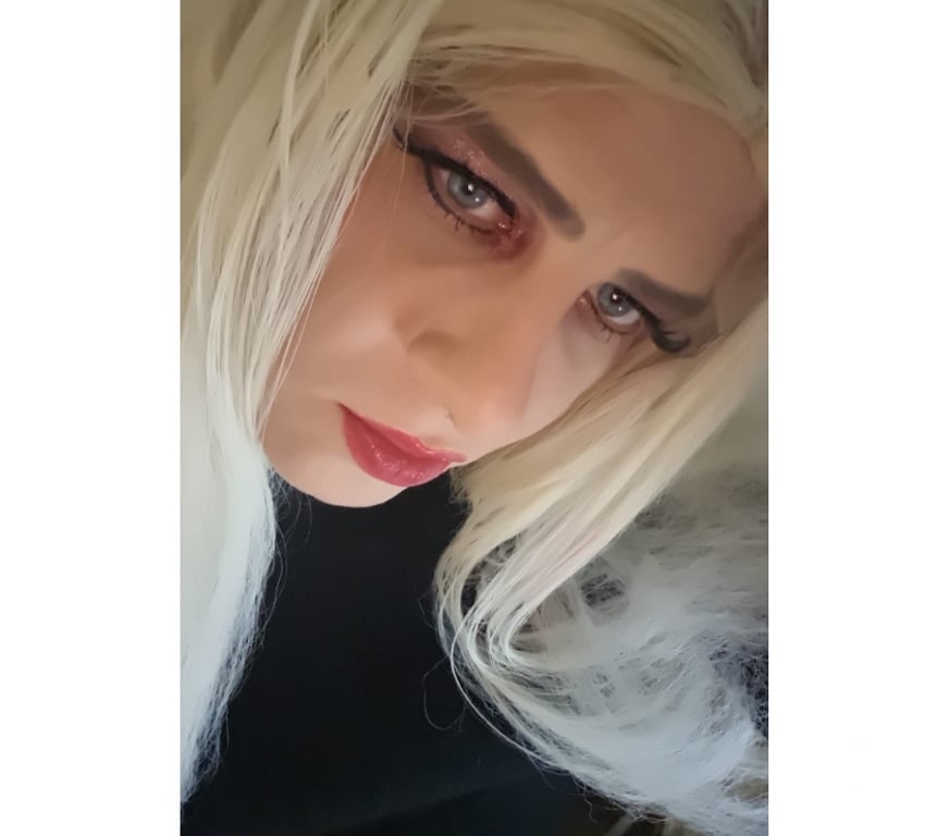 Trans Escorts West Yorkshire Leeds - Photos for CD, 100% bottom, ready for a good time - Best Rates ££