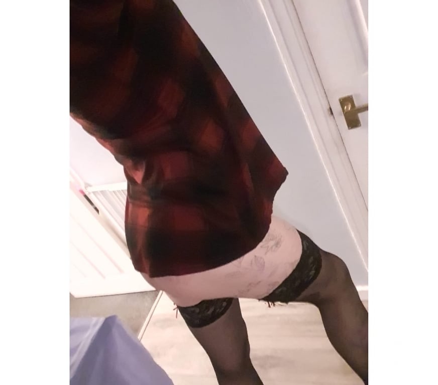 Trans Escorts West Yorkshire Leeds - Photos for CD, 100% bottom, ready for a good time - Best Rates ££