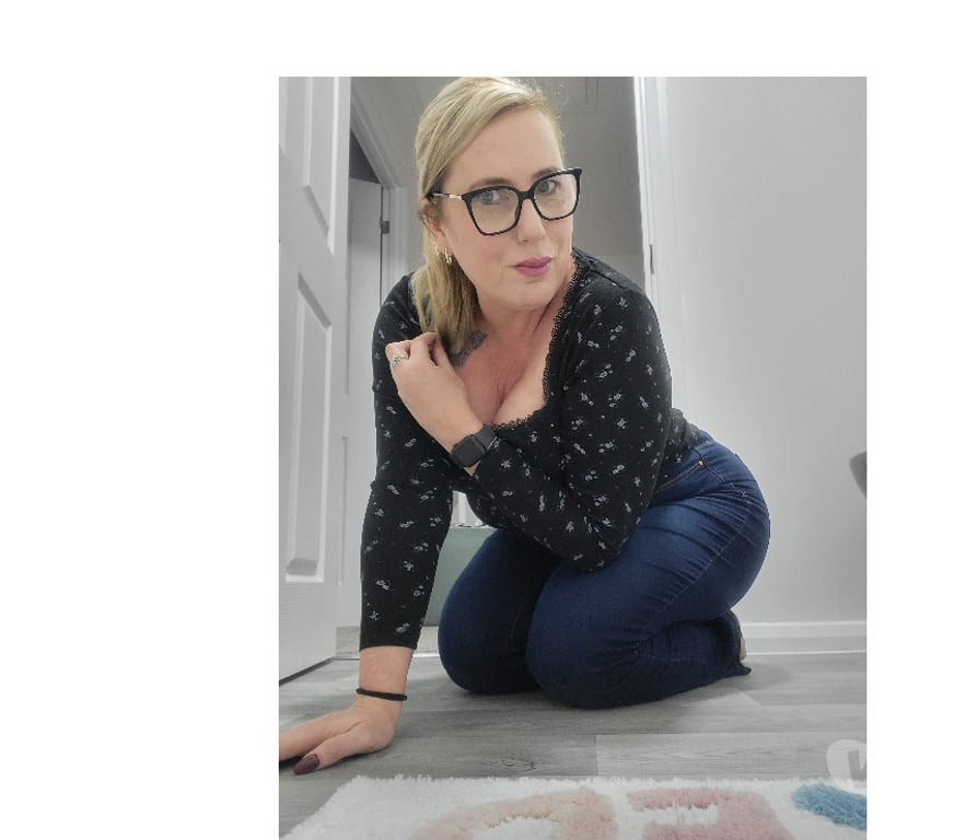 Adult Entertainment Merseyside Liverpool - Photos for Real English milf online only