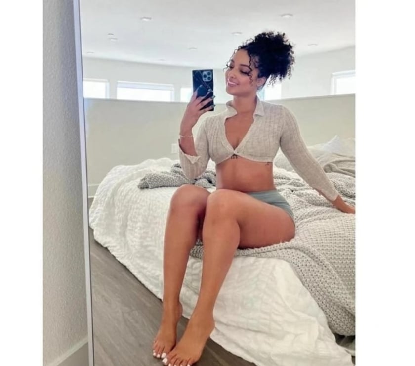 Escorts North London South Tottenham - North London - Photos for 🌷 Liora – Softness Meets Spark 🔥🌺