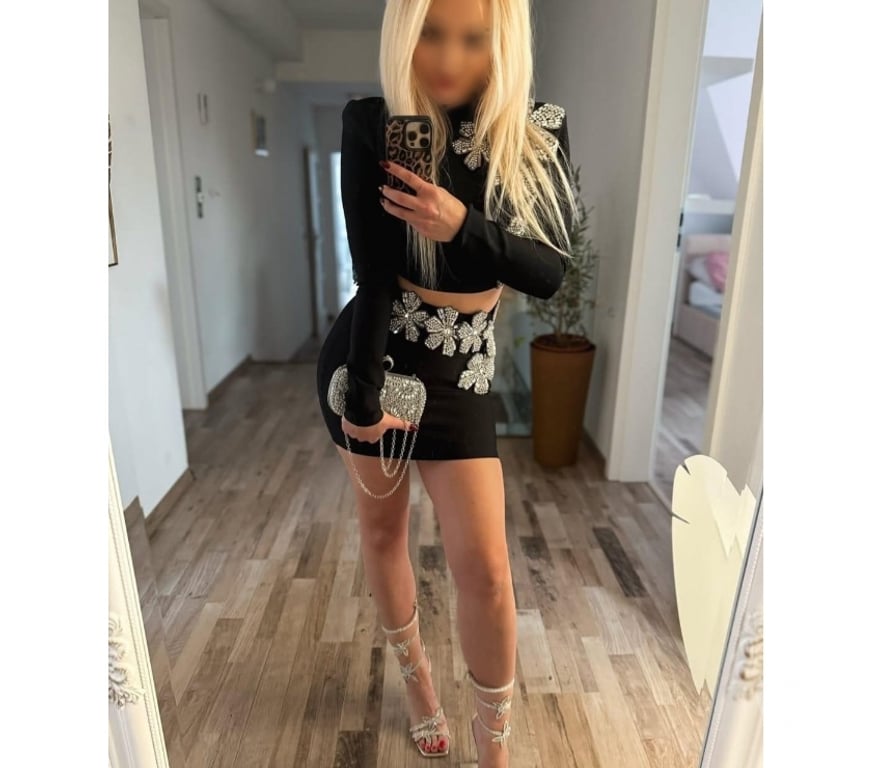 Escorts Essex Basildon - Photos for Blonde xxx Bombshell