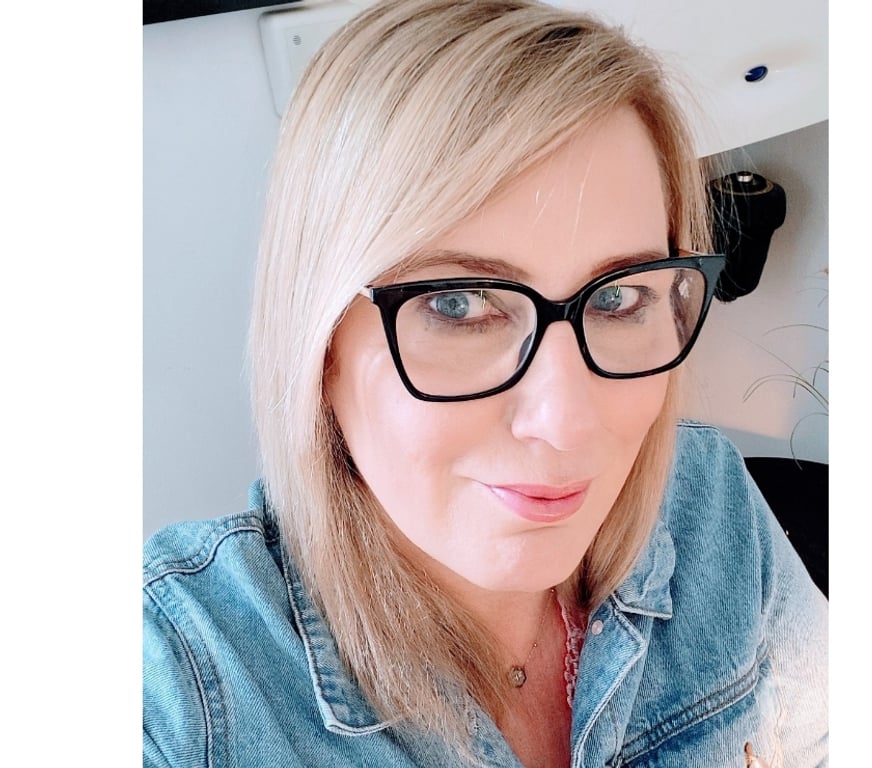 Adult Entertainment Lancashire Preston - Photos for Curvy milf Rachel online only