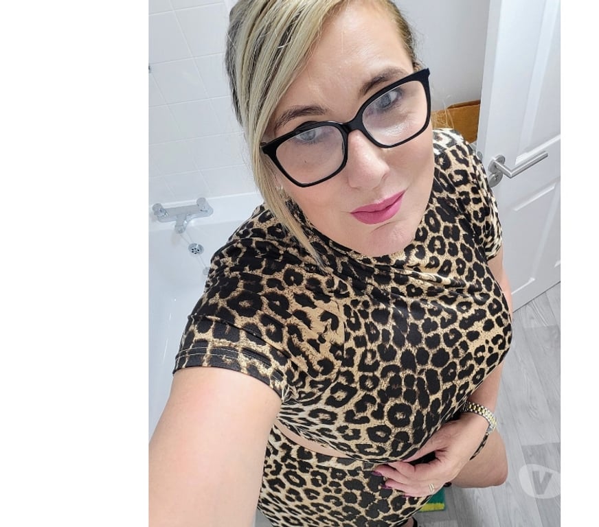 Adult Entertainment Lancashire Preston - Photos for Curvy milf Rachel online only