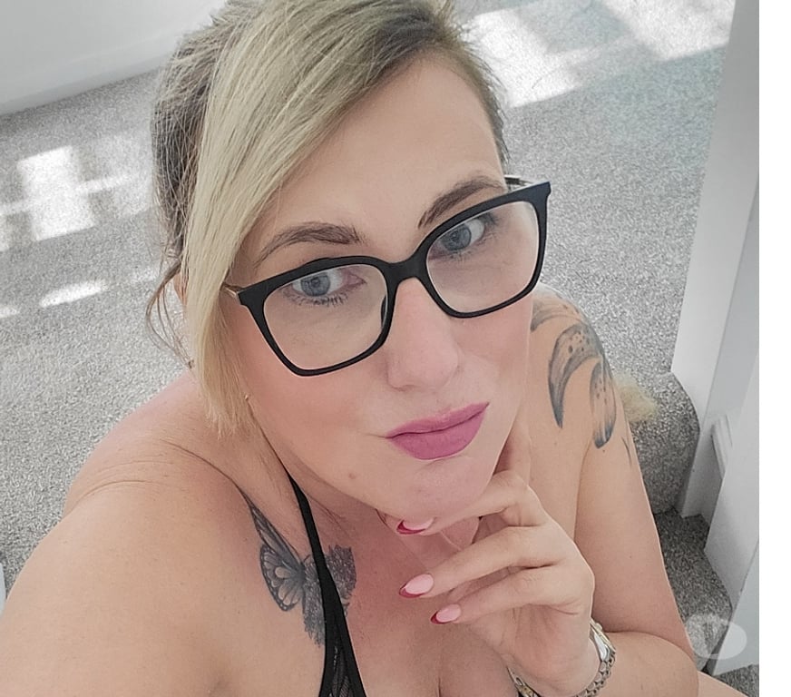 Adult Entertainment Devon Plymouth - Photos for Curvy milf Rachel online only