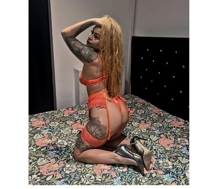 Escorts Luton Town Centre Luton - Photos for Gesyca new luton party girls