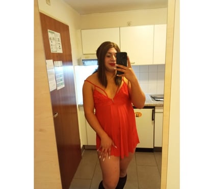 Trans Luton Town Centre Luton - Photos for Izabel now luton full services