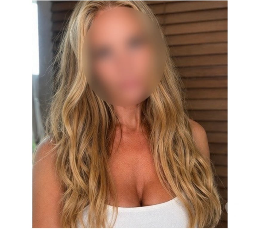 Escorts West London Hillingdon - Photos for Naughty Samantha