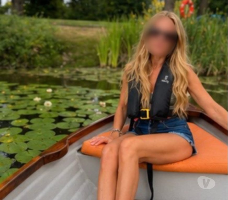 Escorts West London Hillingdon - Photos for Naughty Samantha