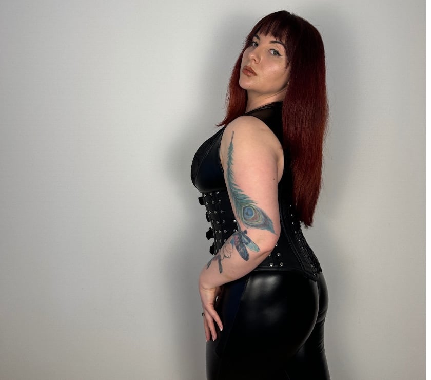 Escorts Central London Tower Hill - Central London - Photos for British Domme Miss Hannah Blake