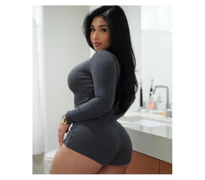Escorts Hayes Hillingdon - Photos for Sandra 💜 available now no rush service 🫠