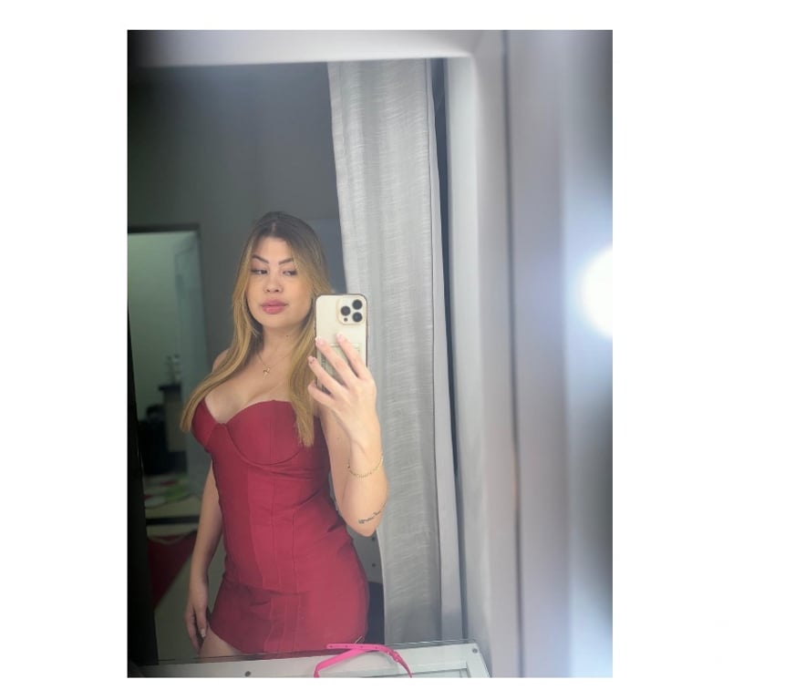 Escorts South West London Tooting Broadway Station - South West London - Photos for 💄Sensual, kind, and always with a smile 😊💋