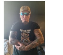 MATURE MAN OFFERIMG NAUGHTY BEDROOM FUN